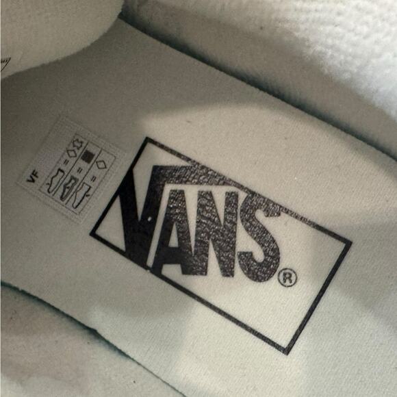 VANS Hylane Marshmallow White Suede Sneakers with Gum Sole Size 9 - Picture 6 of 11